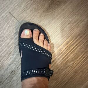Merrell Black Sandals Comfortable Casual Design